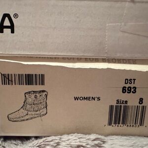 Minnetonka Women's Fringe Ankle Booties - Tan